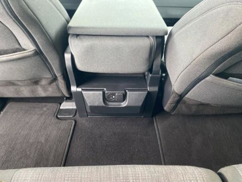 Used 2023 Ford F150 XLT image 28