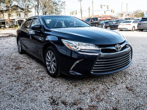 Used 2015 Toyota Camry XLE image 12