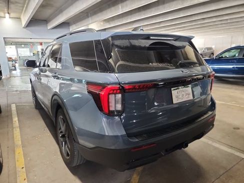 Used 2026 Ford Explorer ST-Line w/ ST-Line Street Pack AWD/4WD image 4