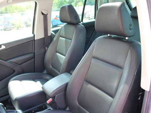 Used 2014 Volkswagen Tiguan SEL image 12
