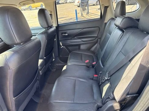 Used 2017 Mitsubishi Outlander SEL AWD/4WD image 10