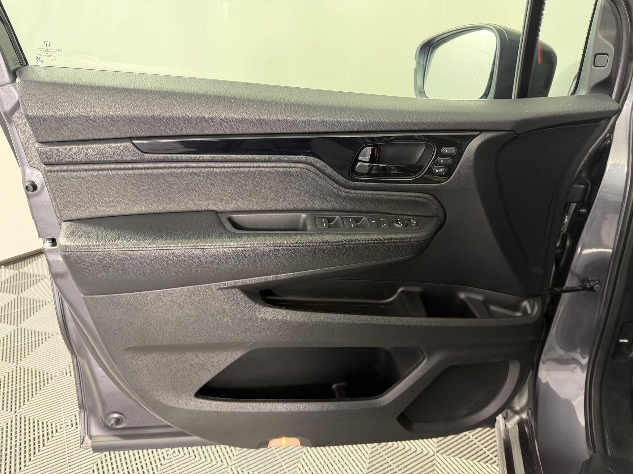 Used 2021 Honda Odyssey Touring image 17