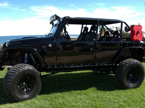 Used 2013 Jeep Wrangler Unlimited Rubicon w/ Dual Top Group image 15