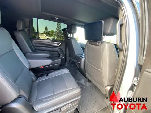 Used 2023 Chevrolet Suburban Z71 w/ Luxury Package AWD/4WD image 21