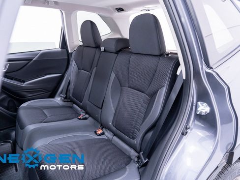 Used 2024 Subaru Forester Premium image 40