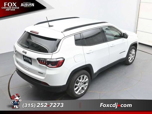Used 2023 Jeep Compass Latitude AWD/4WD image 33