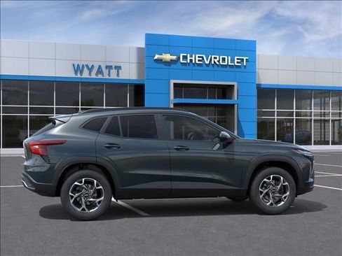 New 2026 Chevrolet Trax LT w/ Driver Confidence Package FWD image 6