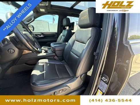 Certified 2022 Chevrolet Suburban High Country w/ Premium Package AWD/4WD image 19