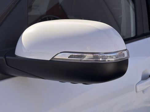 Used 2017 Kia Soul + image 13