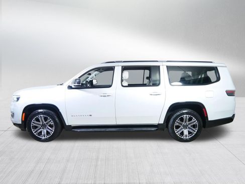 Used 2023 Jeep Wagoneer L Series II AWD/4WD image 4