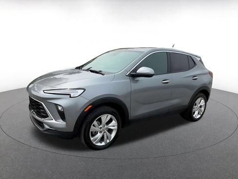 Used 2025 Buick Encore GX Preferred AWD/4WD image 8
