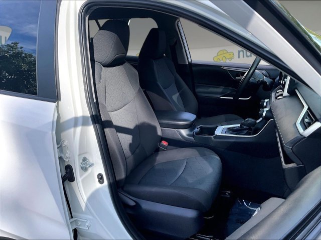 Used 2025 Toyota RAV4 XLE AWD/4WD image 7