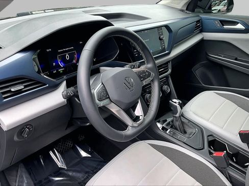 Used 2023 Volkswagen Taos SE FWD image 18