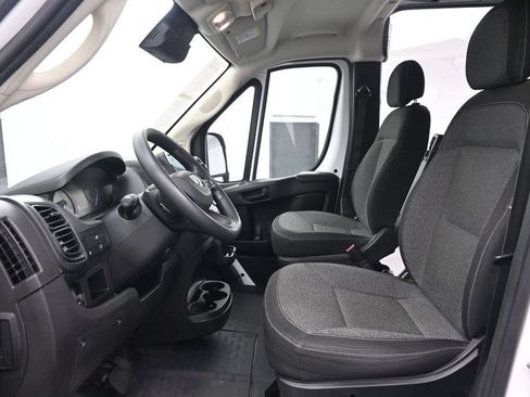 Used 2025 RAM ProMaster 2500 w/ Convenience Group FWD image 11