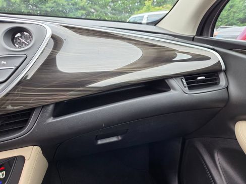 Used 2019 Buick Envision Essence AWD/4WD image 18