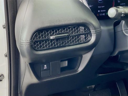 Used 2023 Honda HR-V LX image 15