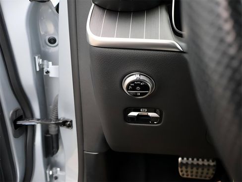 Certified 2024 Mercedes-Benz GLC 300 4MATIC image 36