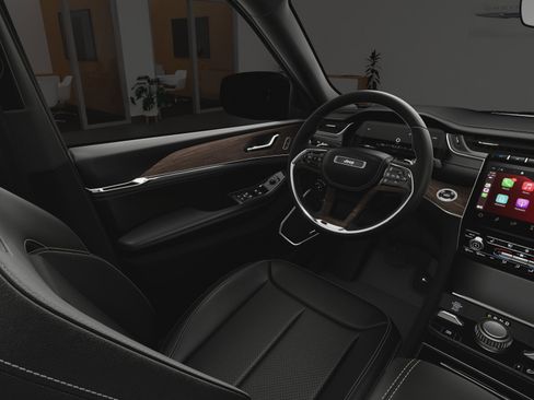 New 2024 Jeep Grand Cherokee Overland w/ Trailer Tow Package image 20