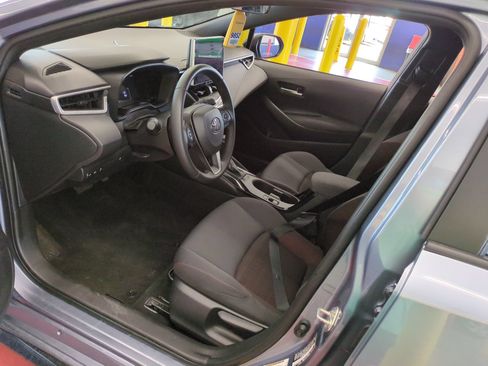 Used 2025 Toyota Corolla SE w/ SE Premium Package AWD/4WD image 8