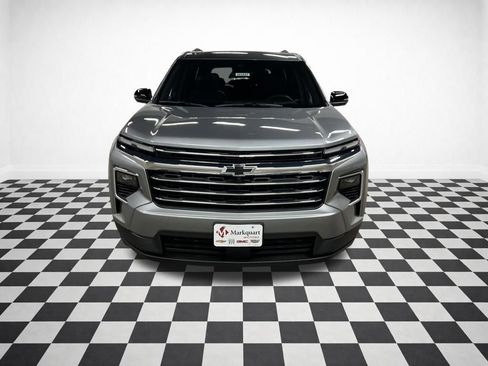 New 2026 Chevrolet Traverse LT w/ Sun and Wheel Package image 3