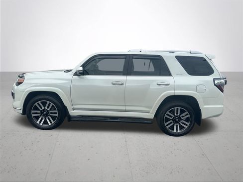 Used 2022 Toyota 4Runner Limited AWD/4WD image 9