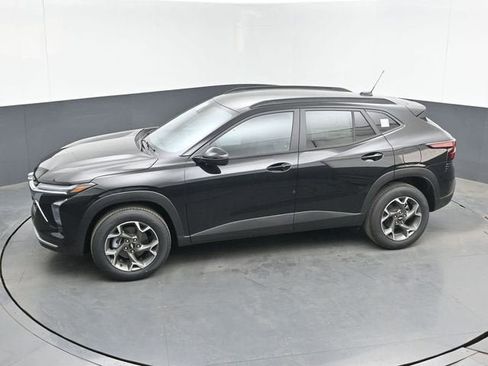 New 2026 Chevrolet Trax LT w/ LT Convenience Package FWD image 34