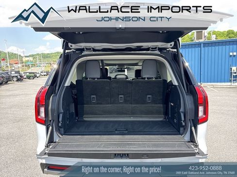 Used 2025 Ford Expedition Platinum AWD/4WD image 45