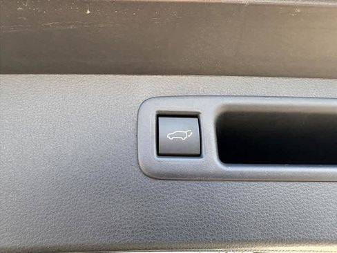 Used 2025 Toyota Highlander Platinum image 29