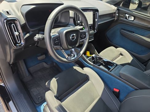 Certified 2023 Volvo C40 P8 Recharge Ultimate AWD/4WD image 9