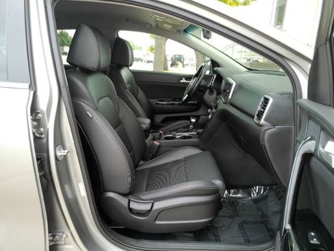 Used 2020 Kia Sportage EX image 19