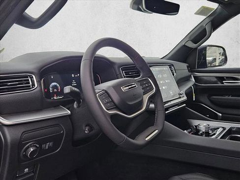 New 2026 Jeep Grand Wagoneer 2WD image 3