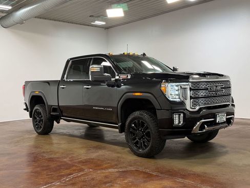 Used 2021 GMC Sierra 2500 Denali w/ Denali Black Diamond Edition image 22