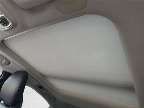 Used 2020 Volvo S60 T5 Momentum w/ Premium Package image 16