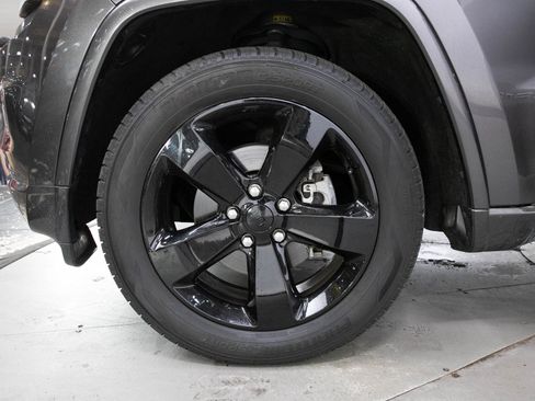 Used 2015 Jeep Grand Cherokee Overland w/ Advanced Technology Group AWD/4WD image 30