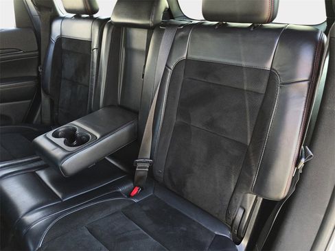 Used 2017 Jeep Grand Cherokee Trailhawk w/ Trailhawk Luxury Group image 18