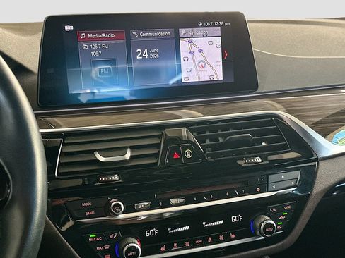 Used 2019 BMW 530i xDrive w/ Premium Package AWD/4WD image 15