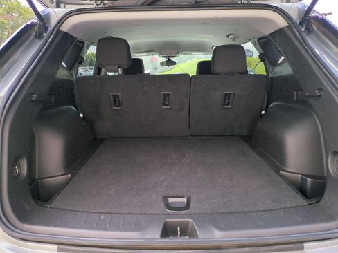 Used 2025 Chevrolet Blazer LT FWD image 29