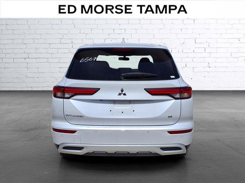 Used 2024 Mitsubishi Outlander SE FWD image 4