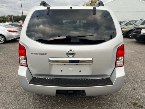 Used 2011 Nissan Pathfinder SV RWD image 4