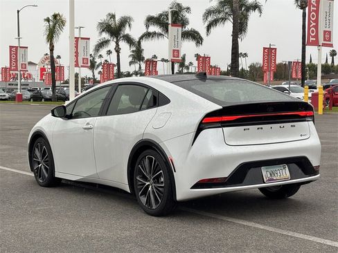 Used 2024 Toyota Prius XLE image 4