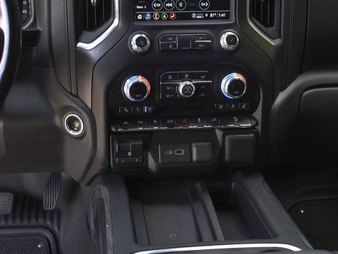 Used 2021 GMC Sierra 1500 AT4 w/ AT4 Premium Package image 18