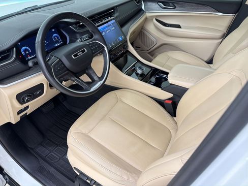 Used 2021 Jeep Grand Cherokee L Limited image 23