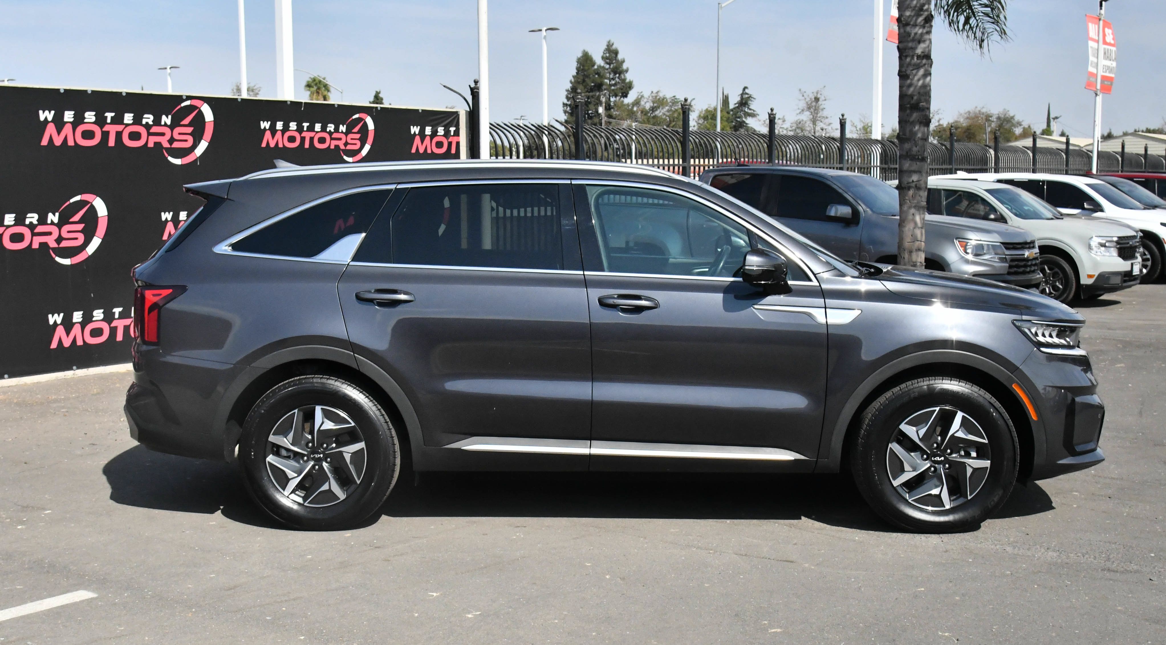 Used 2023 Kia Sorento EX FWD image 9