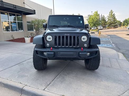 Used 2018 Jeep Wrangler Unlimited Rubicon AWD/4WD image 3