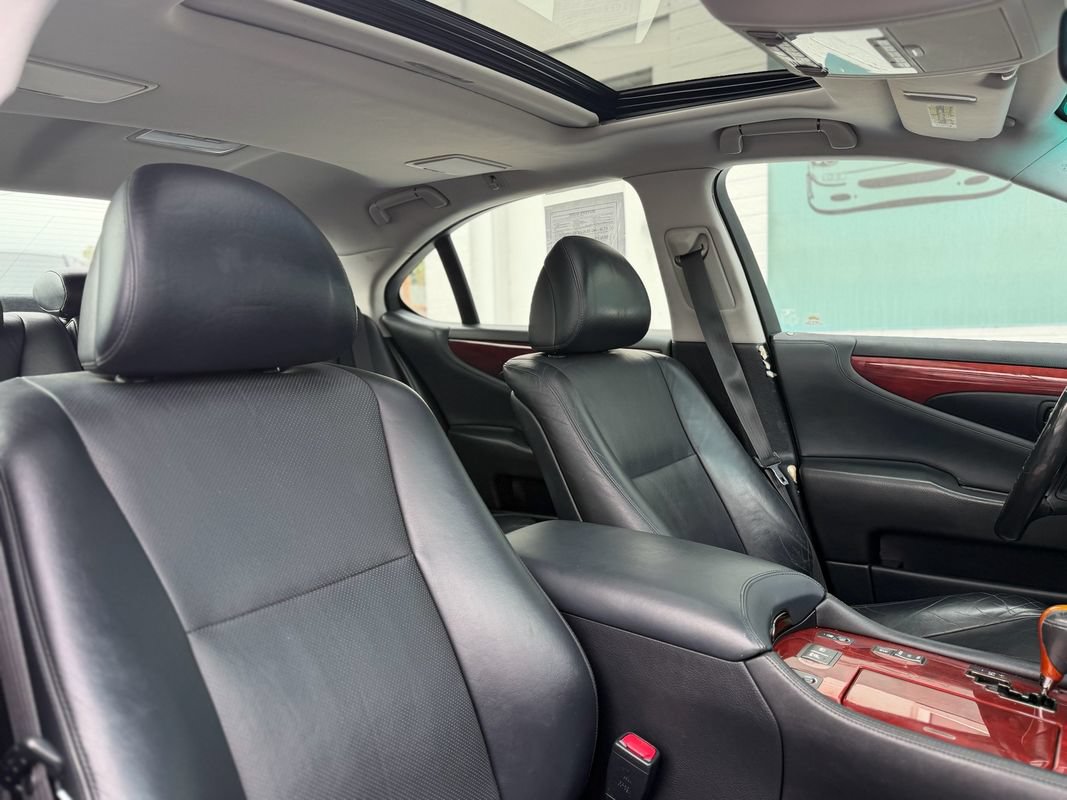 Used 2007 Lexus LS 460 RWD image 8