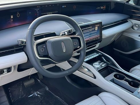 New 2026 Lincoln Nautilus Reserve image 11