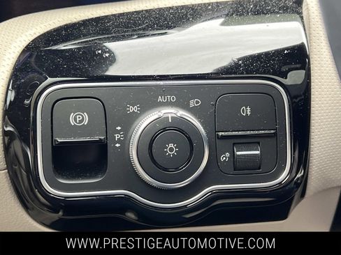 Used 2021 Mercedes-Benz CLA 250 4MATIC image 32