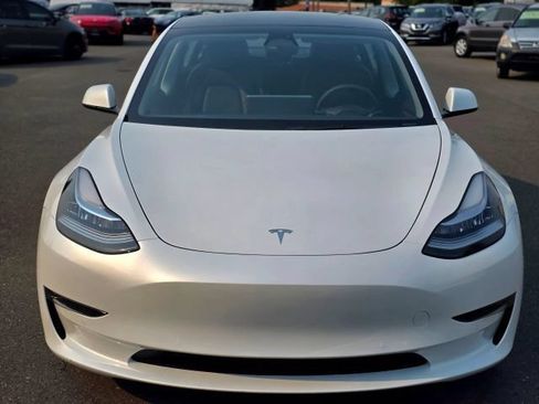 Used 2022 Tesla Model 3 Long Range AWD/4WD image 3