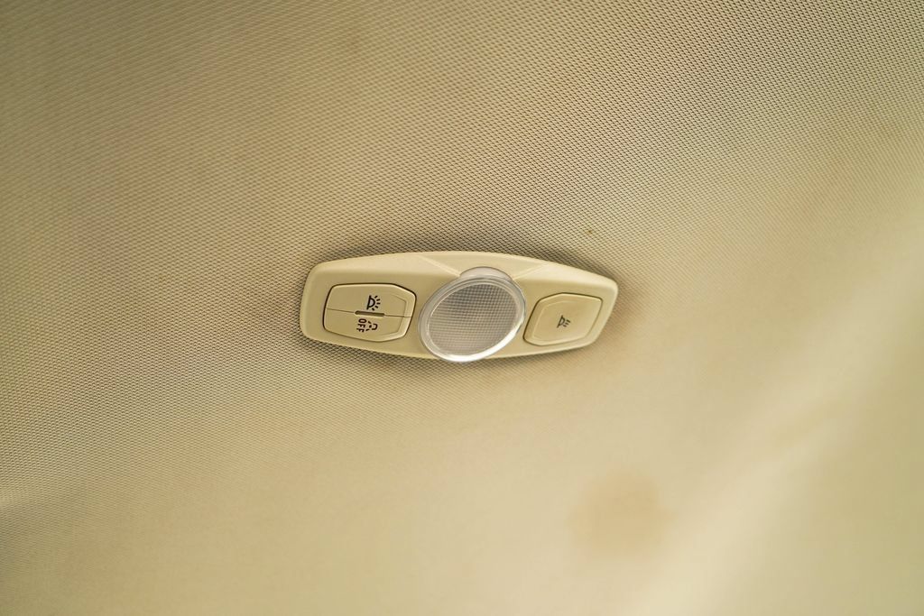 Used 2018 Ford Focus SE FWD image 26