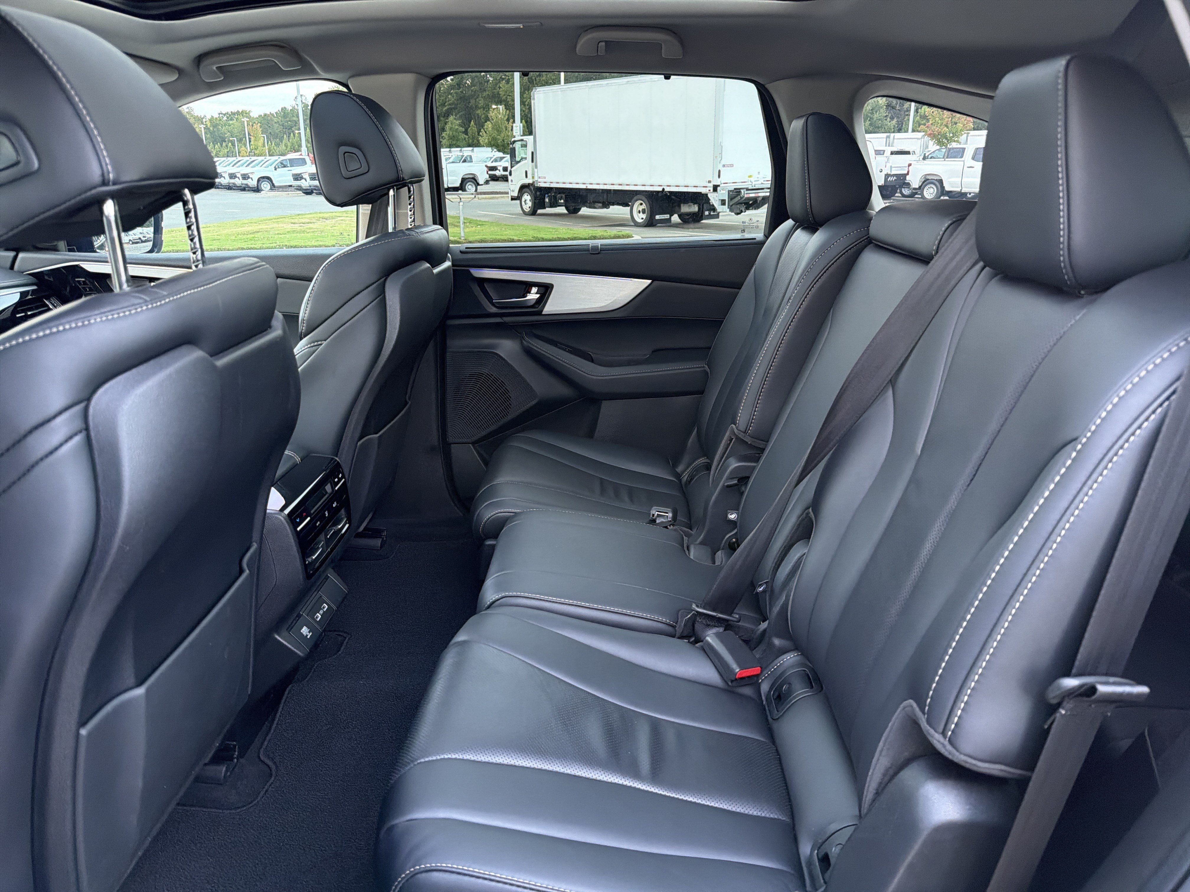 Used 2024 Acura MDX w/ Technology Package FWD image 36